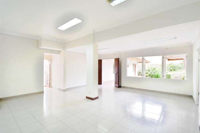 Rumah disaewakan di Jl. HOS Cokroaminoto Menteng